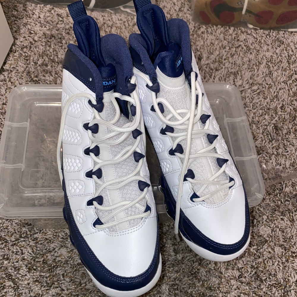 Retro 9 Jordan’s blue & white , size 6